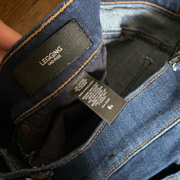 Express Mid Rise Dark Wash Skinny Jean Leggings 0 - Picture 6 of 12